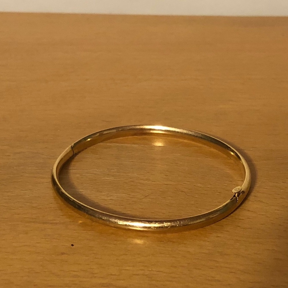 **SOLD**14k Solid Gold Bangle. 7”